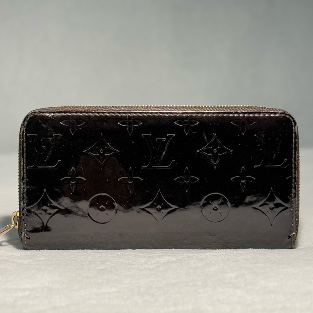 Authentic Louis Vuitton Vernis Zippy Wallet Pomme D'Amour